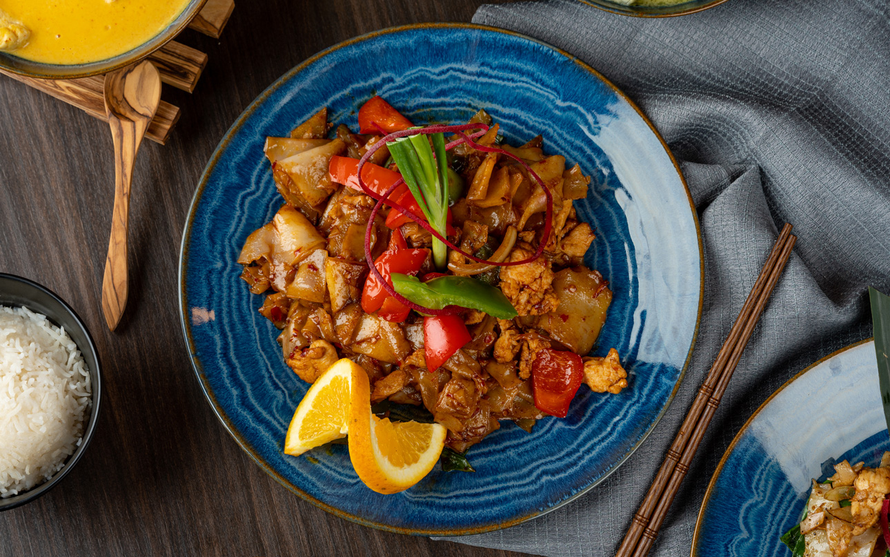 Pad See Ew – Stir-fried Thai noodles with soy sauce
